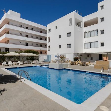 Apartamentos San Antonio Beach Esterno foto