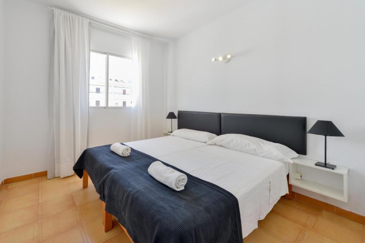 Apartamentos San Antonio Beach Esterno foto