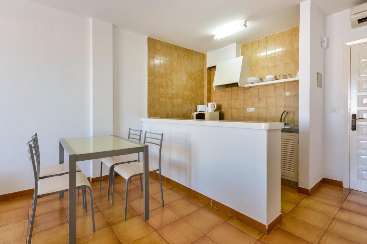 Apartamentos San Antonio Beach Esterno foto
