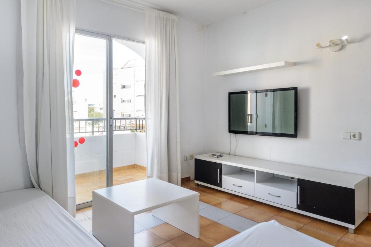 Apartamentos San Antonio Beach Esterno foto