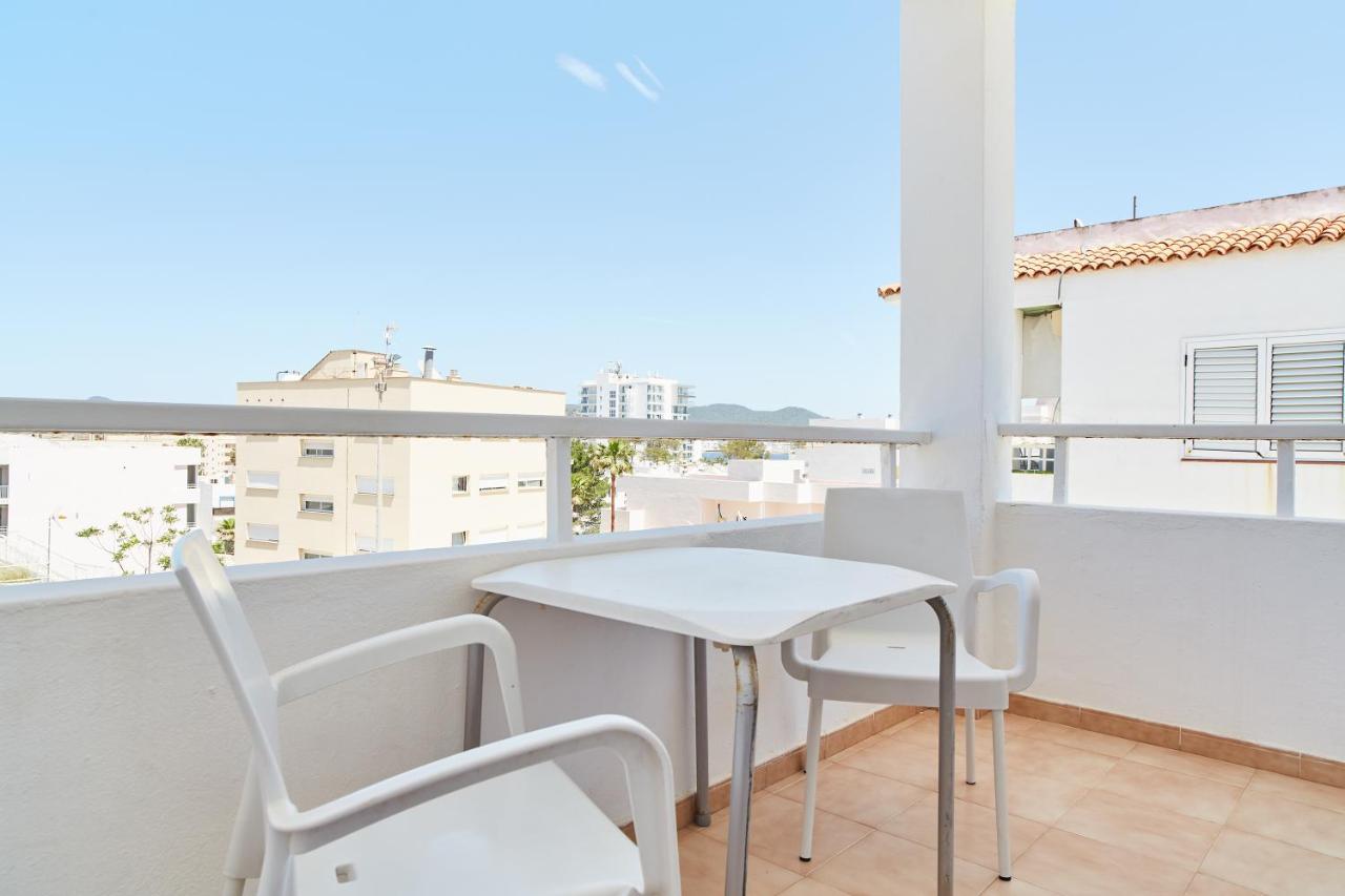 Apartamentos San Antonio Beach Esterno foto