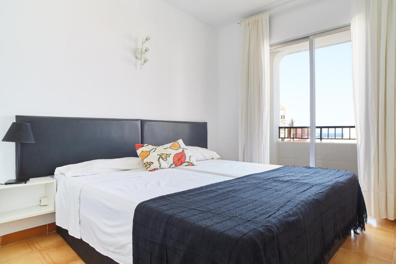 Apartamentos San Antonio Beach Esterno foto