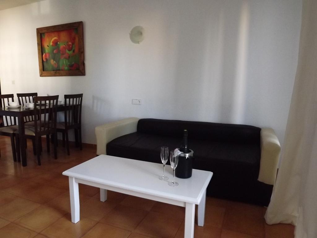 Apartamentos San Antonio Beach Camera foto