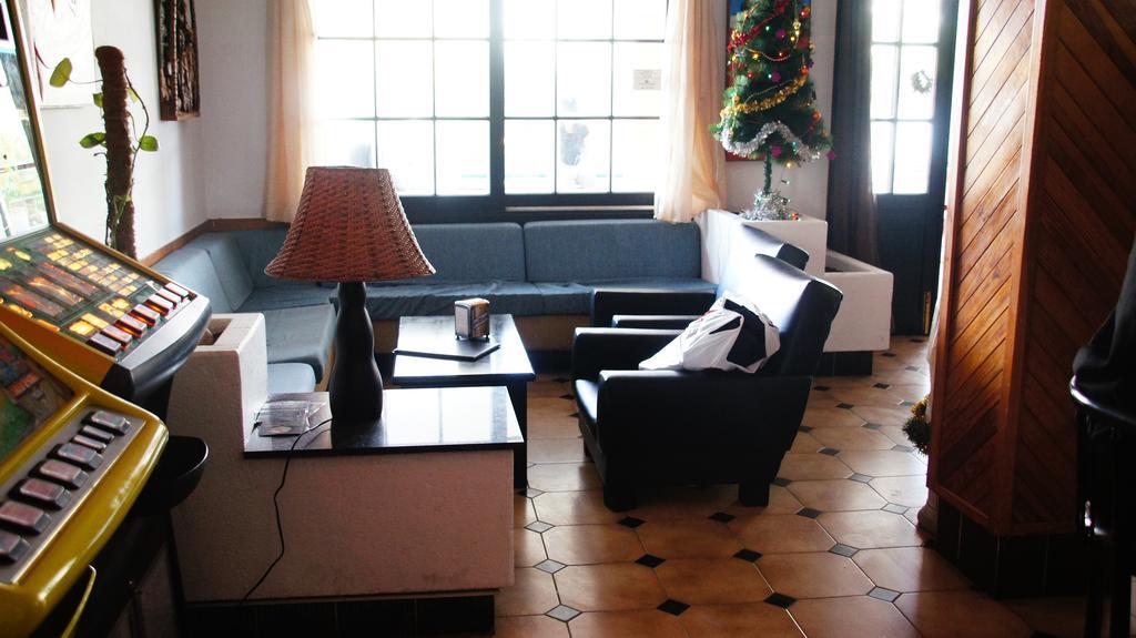 Apartamentos San Antonio Beach Esterno foto
