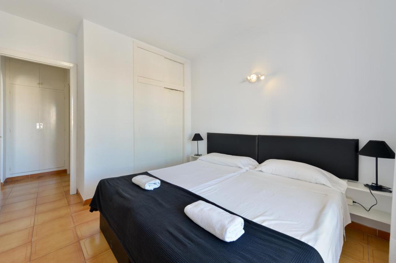 Apartamentos San Antonio Beach Esterno foto