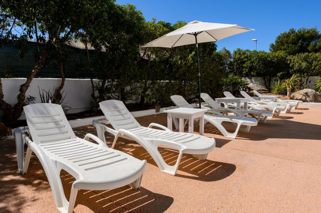 Apartamentos San Antonio Beach Esterno foto