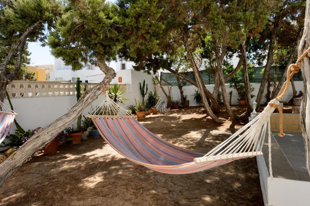 Apartamentos San Antonio Beach Esterno foto