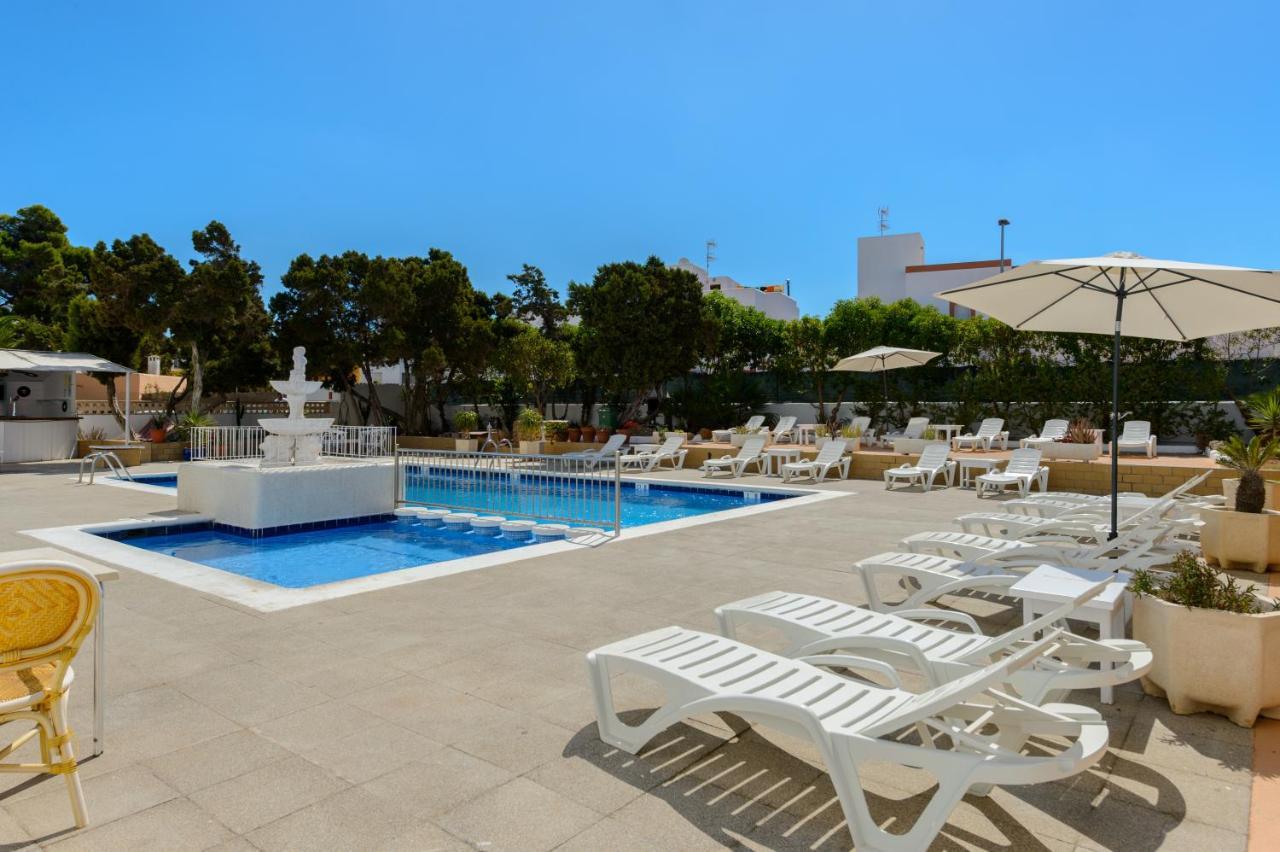 Apartamentos San Antonio Beach Esterno foto